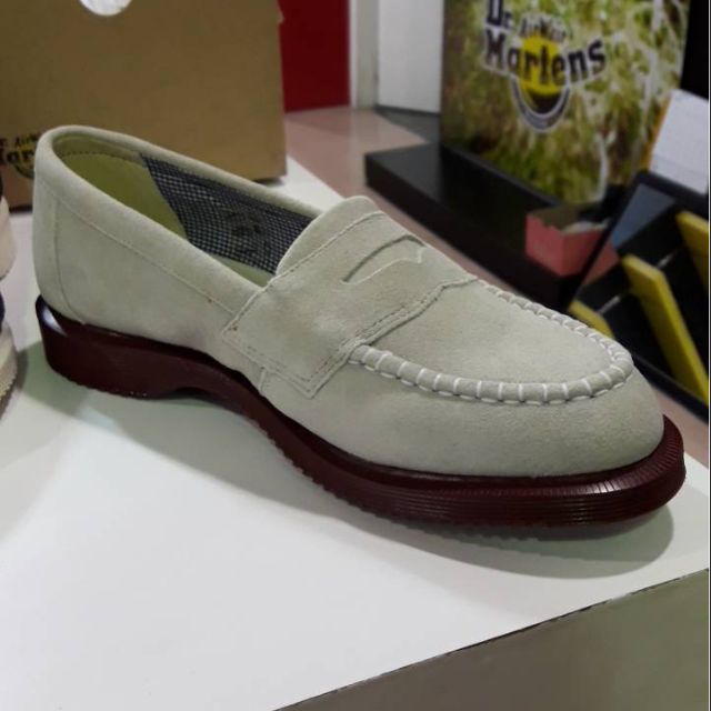 รองเท้า Dr. Martens รองเท้า Loafer
