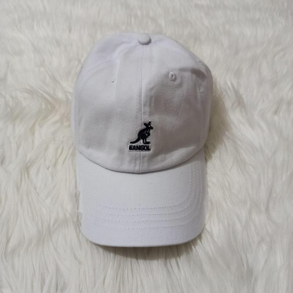 C-066 หมวก Kangol สีขาว