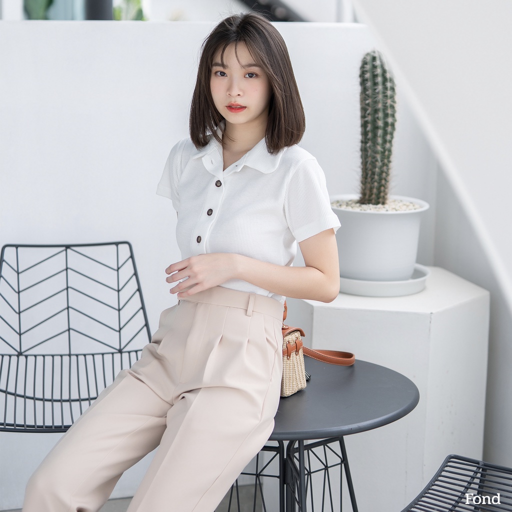 Fond - เสื้อคอปก เสื้อไหมพรม แต่งกระดุม 'D008'