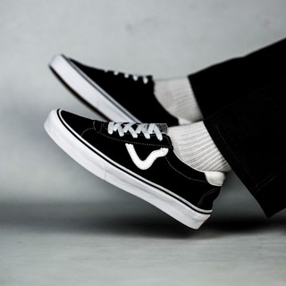 ราคาพิเศษ!!!! Vans Epoch ราคาพิเศษคลาสสิกสีดําสีขาว