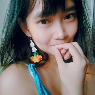 ตุ้มหูมาลัยดอกไม้ (ดอกรักสองดอก)  (Flower earrings)