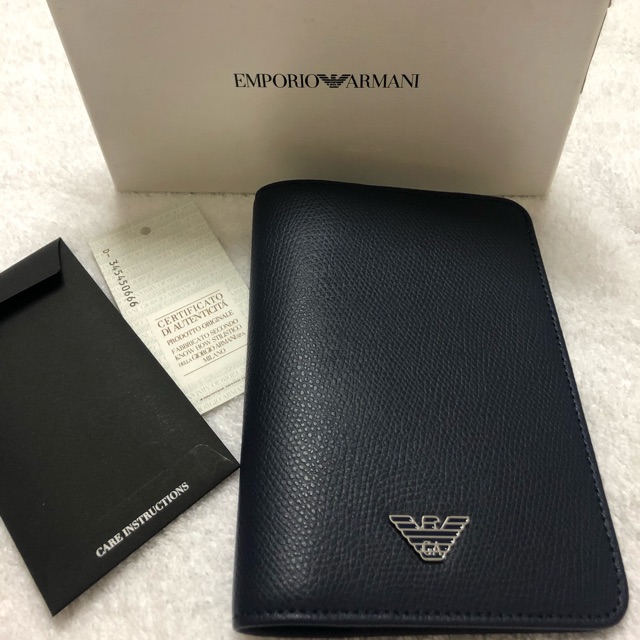 EMPORIO ARMANI Printed and boarded leather passport holder - Navy Blue |  Shopee Thailand
