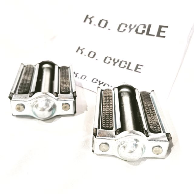 (มีตำหนิ) บันไดจักรยาน โบราณ คลาสสิค เหล็กหุ้มยาง – แกนใหญ่