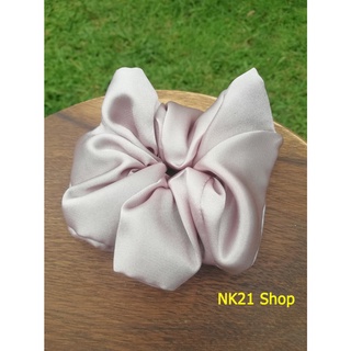 NK21 โดนัทรัดผม หนังยางรัดผม ผ้าซาติน สีเทาเเชมเปญ Satin Scrunchies, gray scrunchies,Hair accessories