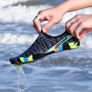 【โค้ด __(GIFT30) ลด 30%】 Mens/Womens beach shoes yoga shoes water shoes รองเท้าว่ายน้ำกันลื่นสำหรับผู้ชายและผู้หญิง