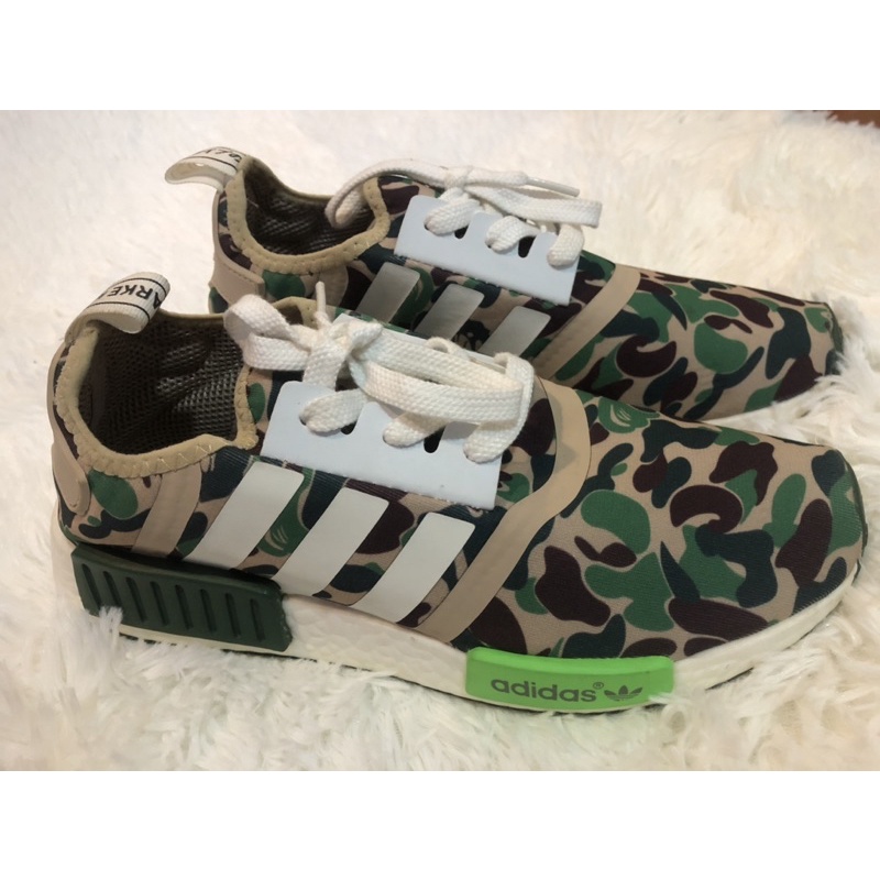 รองเท้าผ้าใบ adidas แท้ มือสอง รุ่น A Bathing Ape x adidas NMD R1