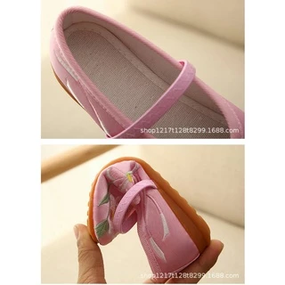 ❤ พร้อมส่งจ้าาา ❤ รองเท้าจีนสำหรับเด็ก ชุดกี่เพ้าสาวน้อย ใส่กับกี่เพ้า น่ารักมาก หรือใส่แมตกับชุดอื่นๆๆ หวานน่ารัก