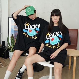 เสื้อยืดผ้าฝ้ายพิมพ์ลายเสื้อยืดคอกลมQCLOTH พร้อมส่ง!! Lucky pump มี 2 size!!S-3XL