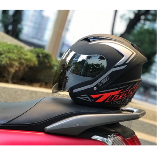 หมวกกันน็อค INDEX TITAN 8