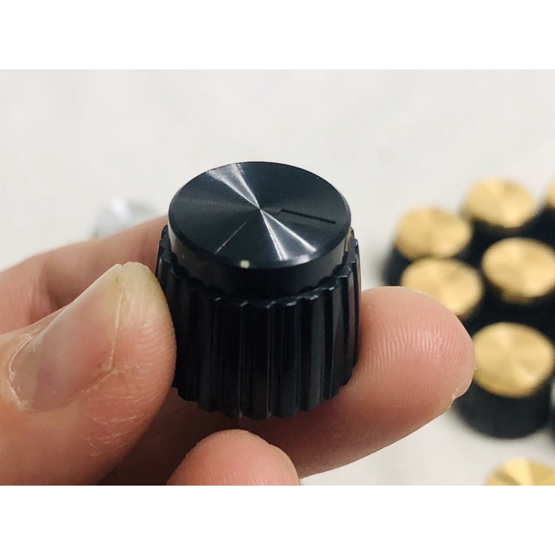 🔥ลูกบิดวอลลุ่มสีจริงครับขนาด20มิลใส่แอมป์จิ๋ว diyที่ย้ายวอลลุ่มแล้ว  ราคา1 ชิ้น มีให้เลือกหลายสี 🔥