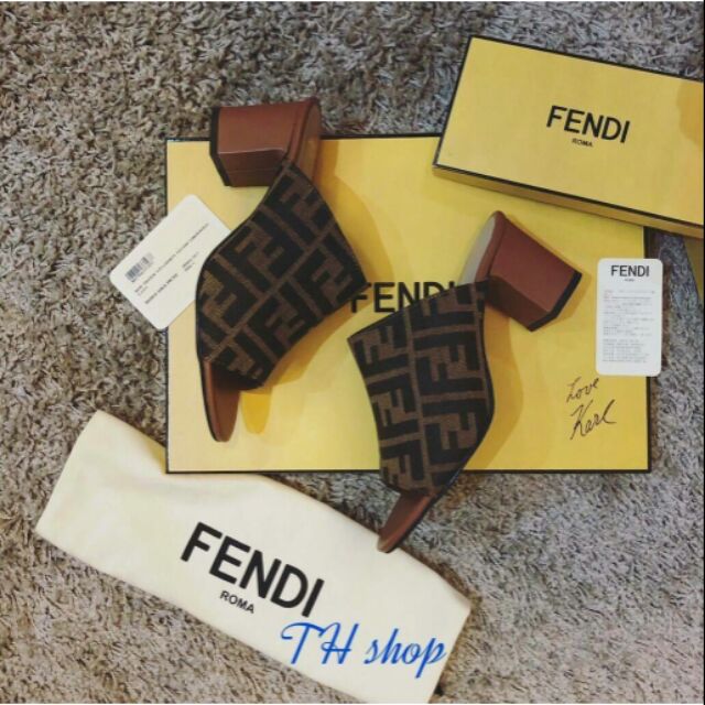 รองเท้า Fendi Premium  พรีเมี่ยมปั้มทุกจุด