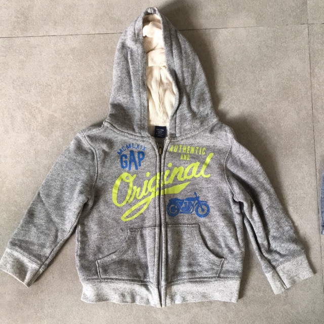 Used like new baby gap sweater เสื้อหนาว gap