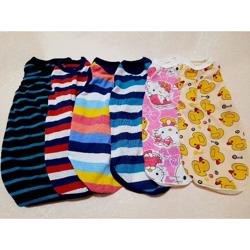 (T05)เสื้อยืดแมว ตัดสำหรับแมวโดยเฉพาะ ผ้านิ่ม ไม่ร้อน ลายน่ารัก ราคาถูก