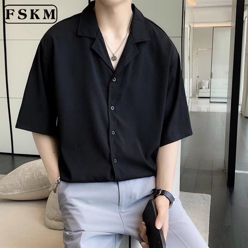 เสื้อเชิ้ตแขนสั้นลําลอง ผ้าเดรป ทรงหลวม สีดํา แบบเรียบง่าย แฟชั่นฤดูร้อน สไตล์เกาหลี สําหรับผู้ชาย