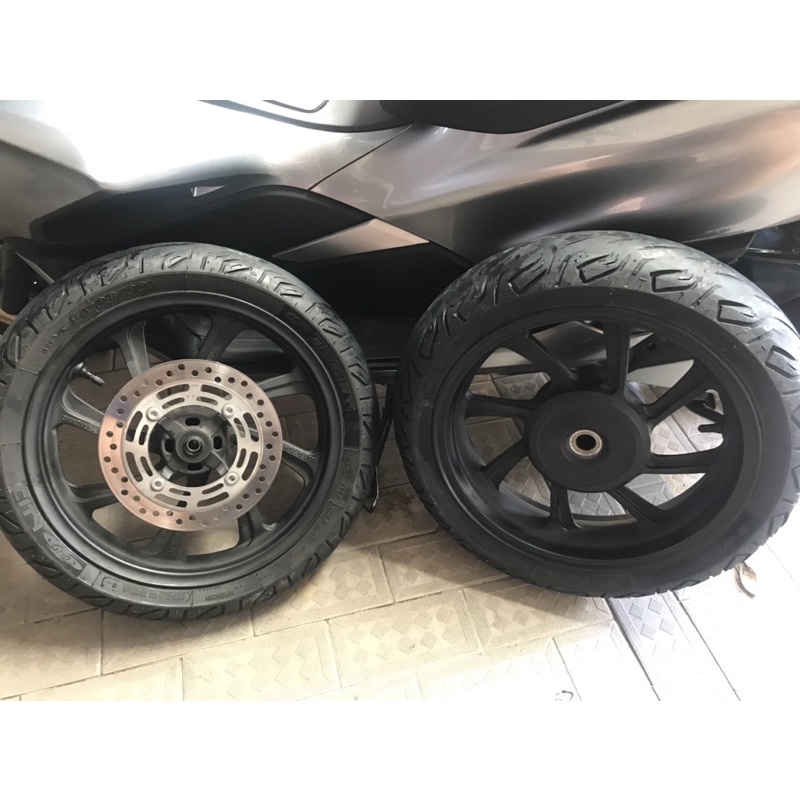 ล้อpcx2018พร้อมจานเดิมติดรถ