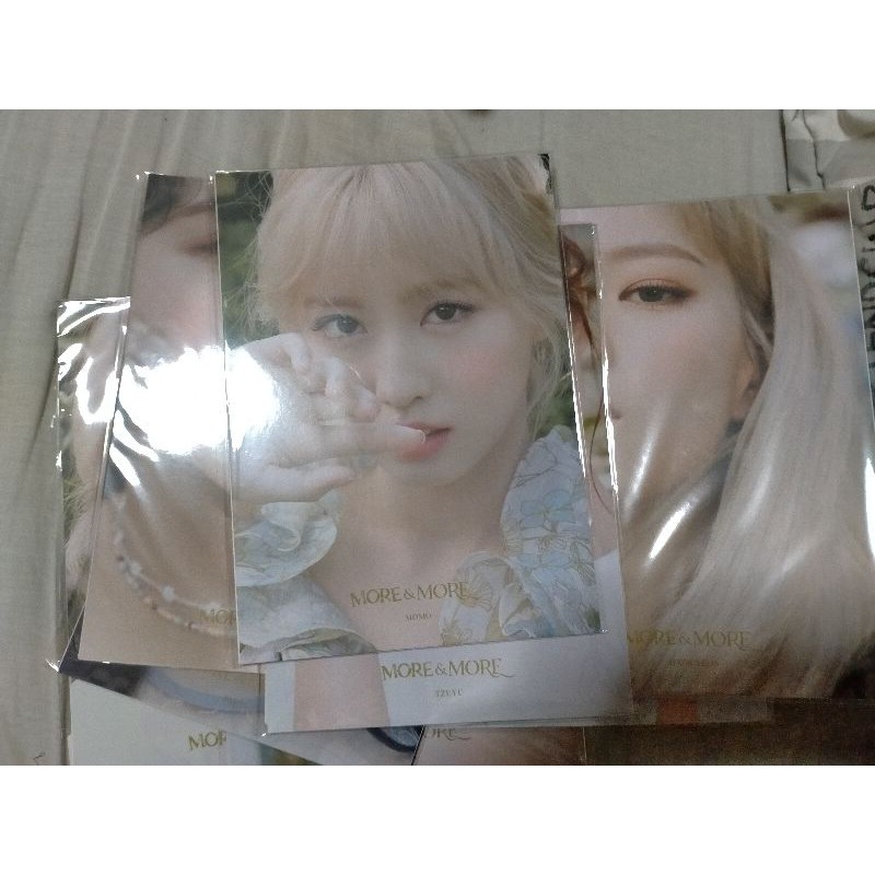 [ พร้อมส่ง ] ของแถม yes24 กับโปสเตอร์รอบพรี