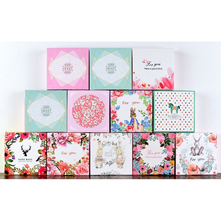 กล่องขนม 14x14x5 cm. สำหรับ 63-80g/6.55cm. ชุด 10 ใบ