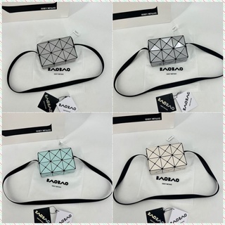 กระเป๋าสะพายข้าง Issey Miyake 3x2 Small Square Box กระเป๋าสะพายข้าง