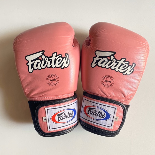 นวมชกมวยหนังแท้ มือสอง Fairtex รุ่น BVG1 สีชมพู Breathable boxing gloves 8oz