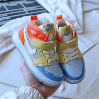 Sneakers สีสวยมากค่า