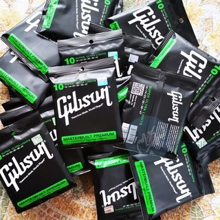 Gibson สายกีตาร์โปร่ง "ครบชุด 6 เส้น" แถมฟรี ปิ๊ก 2 อัน มูลค่าชิ้นละ 45 บาท