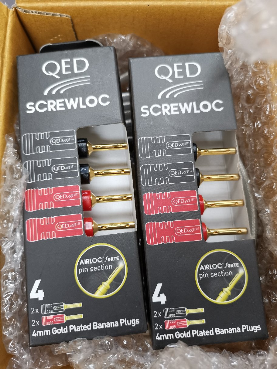 QED Screwloc ABS 4mm Banana / Spade Plug Shopee Thailand