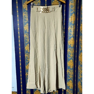 กางเกงขายาวสีครีม เอวสูง ซิปหลัง แต่งโซ่ด้านหน้าเป็นหัวเข็มขัด AQE anqier 113-260 เอว28-29 สพ.38 ยาว40