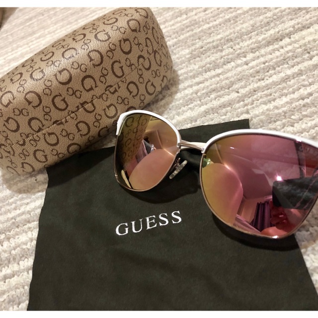 แว่นตากันแดด Guess ของแท้ มือสอง