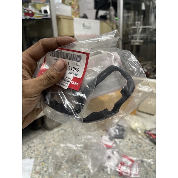 ยางรองฝาปิดปั้ม HONDA เวฟ100/เวฟ110 เเท้เบิกศูนย์ 53215-KFL-860