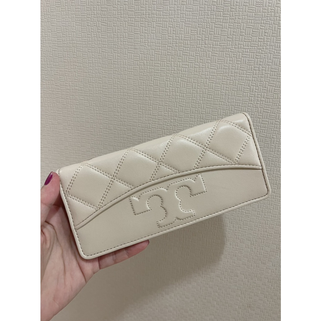 พร้อมส่ง ?Sale 3999?กระเป๋าสตางค์ Tory Burch Savannah Slim Envelope Wallet  หนังแกะ หรูหราสไตล์ Chanel เป๊ะปัง เลิศมาก | Shopee Thailand