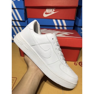 รองเท้า Nike Air ใส่สบาย