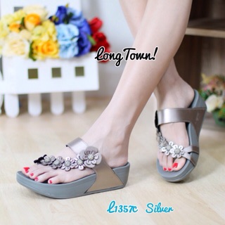 พร้อมส่ง ••แบบขายดีรีพีทรอบที่ 9•• รองเท้าแตะลำลองคีบ Lacspor Style Flip Flops ด้านหน้าโดดเด่นด้วยกา