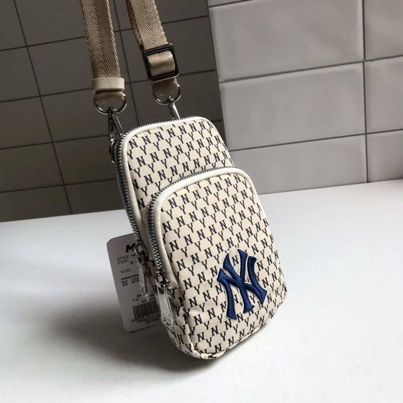 พร้อมส่ง กระเป๋า MLB  มีสายสะพายปรับได้