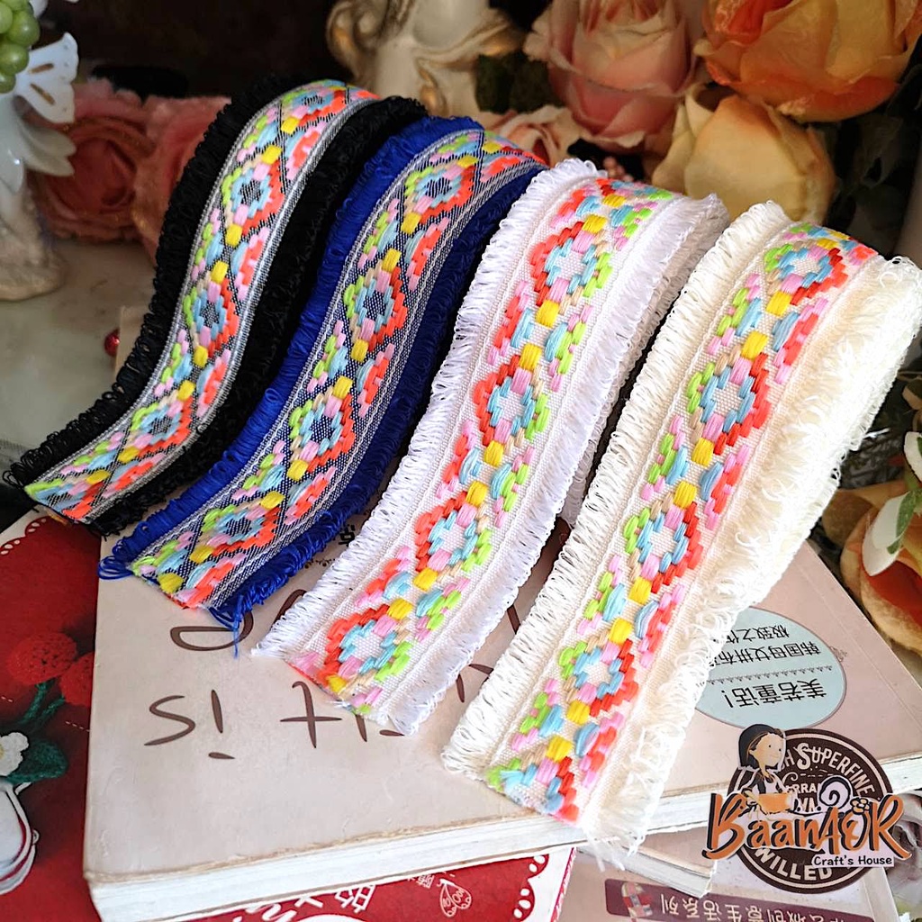 90cm ผ้าลูกไม้ ลูกไม้ ปัก เดินเส้น สีหลายสีให้เลือก ขนาดกว้าง 4.5 เซนติเมตร x ความยาว 90 เซนติเมตร