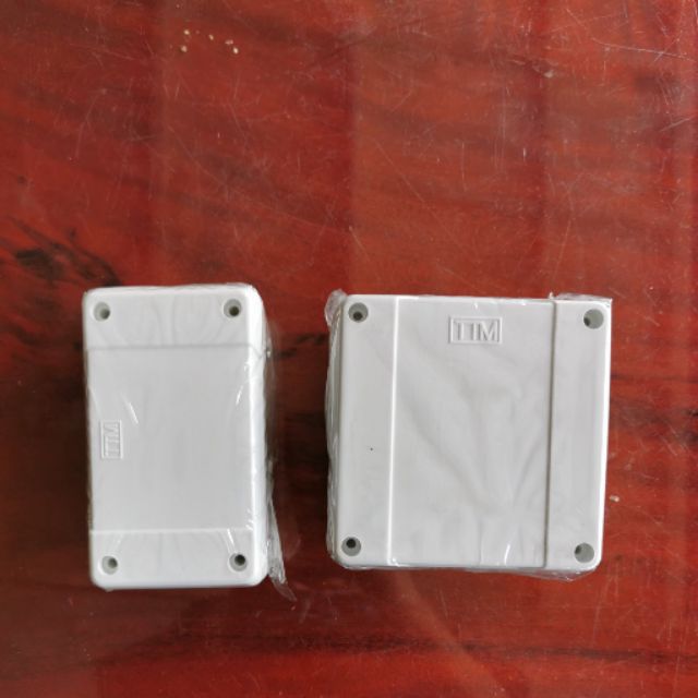 บล็อค​กันน้ำ​ สีขาว​ TTM  ขนาด​ 2​X4 และ​ 4X4
