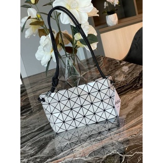 📮@1,589.-(Milk tea)🔥🔥Amazing Discount 10 % 🔥🔥💯Baobao Issey Miyake Loop Shoulder Bag