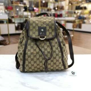 กระเป๋าเป้ Gucci backpack สินค้ามือ2แท้ 100%‼️ก่อนกดสั่งรบกวนทักมาเช็คสต๊อคก่อนนะคะ‼️