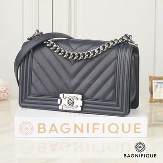 CHANEL BOY 10 NAVY CAVIAR CHEVRON SHINY SHW