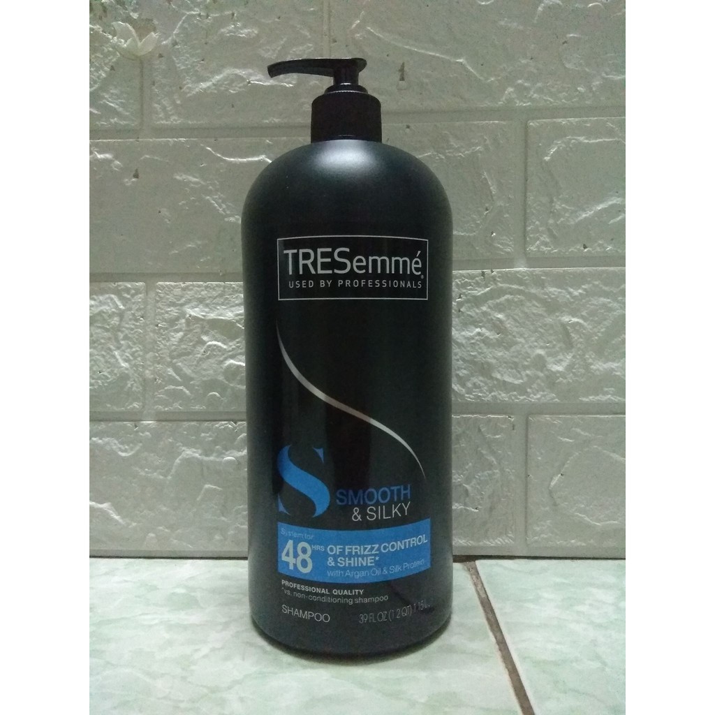 Tresemme Smooth &amp; Silky Touchable Softness Shampoo 1150มล