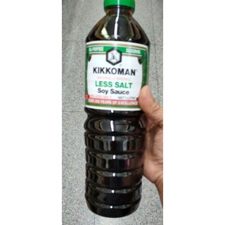 Kikkoman Less Salt Soy Sauce คิคโคแมน เลส ซอล ซอสถั่วเหลือง โชยุ 1ลิตร