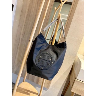 กระเป๋าสะพาย ของแท้ กันน้ำ TORY BURCH STACKED NYLON LOGO BAG กระเป๋า BUCKET TOTE วัสดุ NYLON