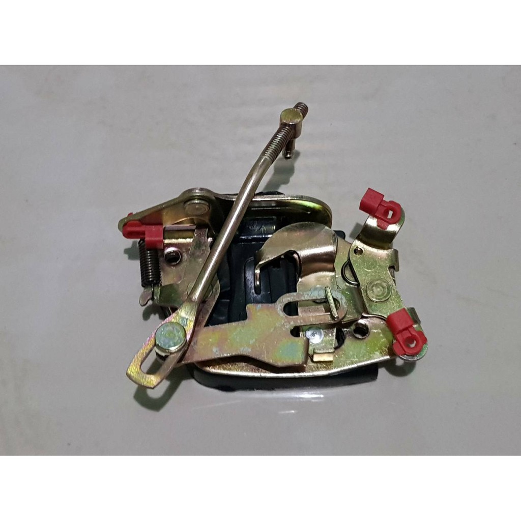 กลอนประตู ISUZU NPR 115,NKR, 4BD1 ไต้หวัน ข้างRH(ขวา) อันละ400บาท