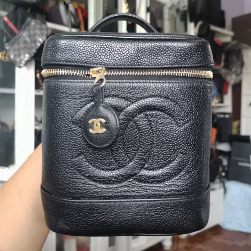 Chanel​ cosmetic​ vanity​ vintage​ bag​ black​ caviar​