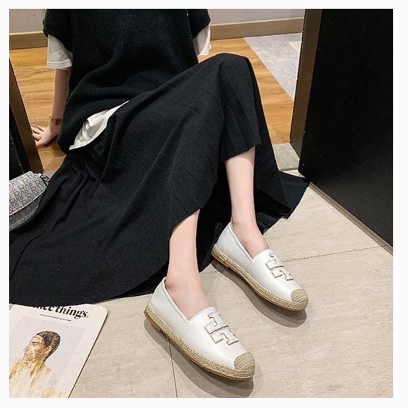 [พร้อมส่งมีกล่อง]👟รองเท้าแฟชั่นงานเกาหลี➕ Tory bust โทรีบัท ➕พื้นเรียบ หุ้มส้น ส้นแบน งานดีมาก และใส่สบายจ้า🌟 - รูปที่ 5