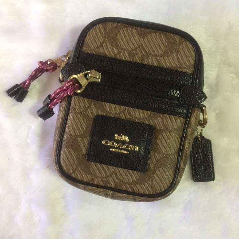 กระเป๋าทรงกล่อง Crossbody/Phone Bag Coach แท้ 100% มือ2