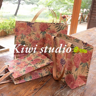 KiwiStudio (แพ็คละ 5 ชิ้น) 🌹ถุงกระดาษ ถุงกระดาษหูหิ้ว ถุงของขวัญ ถุงกระดาษคราฟท์ลายดอกกุหลาบวินเทจ（SK0021）