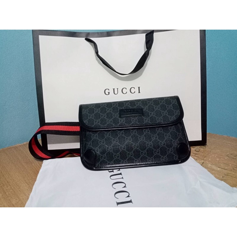 กระเป๋าคาดอก gucci สีดำ