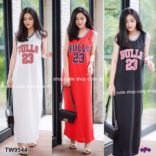 Maxi Dress เดรสยาวแขนกุด