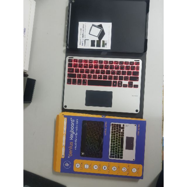 Genius keyboard รุ่น max series มี touchpad พร้อมด้วย case สำหรับ ipad gen7th  มือ2 ส่งฟรีจร้า