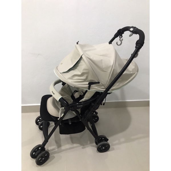 Combi รถเข็นเด็ก รถเข็นมือสองสภาพดี #stroller #combi #รถเข็นสีครีม